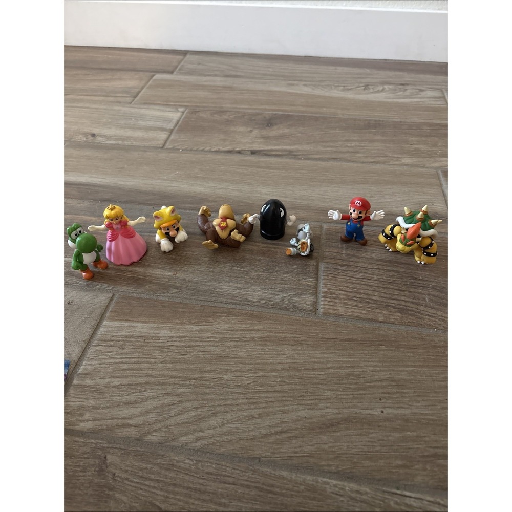 Nintendo Donkey Kong & Princess Peach & Other 3" PVC Collectible Toy Figures